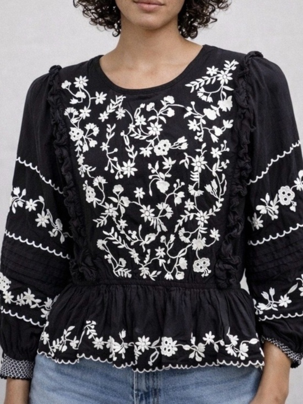 Calypso St. Barth Modern Boho Embroidered Romantic Peasant
Top M